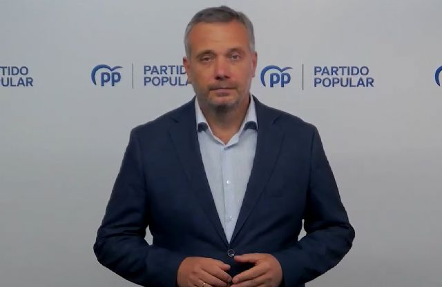 El PP exige a Lucas 'que deje de esconderse detrás de sus privilegios como delegado' y explique en la Asamblea 'el desembarco de más de 2.500 inmigrantes este año en la Región' El PP exige a Lucas 'que deje de esconderse detrás de sus privilegios como delegado' y explique en la Asamblea 'el desembarco de más de 2.500 inmigrantes este año en la Región'
