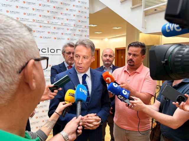 El alcalde vuelve a reclamar al Ministerio del Interior más agentes de Policía Nacional y Guardia Civil: 'exigimos seguridad y una respuesta inmediata' El alcalde vuelve a reclamar al Ministerio del Interior más agentes de Policía Nacional y Guardia Civil: 'exigimos seguridad y una respuesta inmediata'
