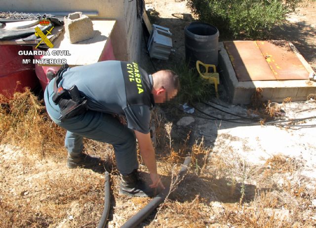 La Guardia Civil sorprende a cuatro personas sustrayendo agua del río Quípar y del nacimiento de Arroyo del Chaparral - 3, Foto 3