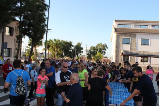 Más de 300 personas participan en la I Marcha Solidaria de la Hispanidad a beneficio de Caritas - 4, Foto 4