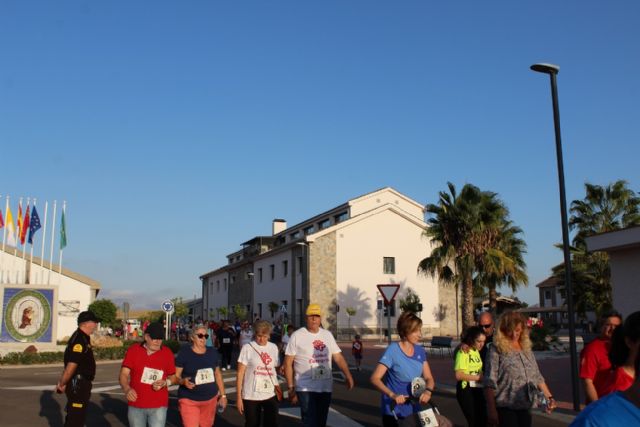 Más de 300 personas participan en la I Marcha Solidaria de la Hispanidad a beneficio de Caritas - 5, Foto 5