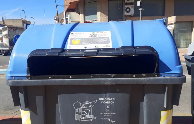 Vinilos informativos en los contenedores de Las Torres de Cotillas para facilitar el reciclaje - 1, Foto 1