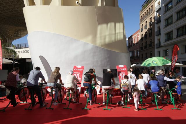 Lácteos COVAP presenta su leche con 20 gramos de proteínas por vaso en una acción sostenible de street marketing - 1, Foto 1