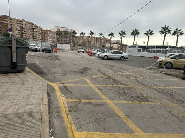 La explanada del Cartagonova, con baches y socavones, un peligro para las personas con movilidad reducida - 3, Foto 3