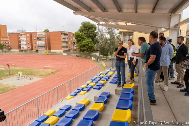 La pista de atletismo de Cartagena ya tiene graderío cubierto para 500 personas y nuevos vestuarios - 1, Foto 1