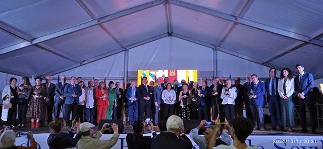 Cultura . Sevilla celebró la XV Edición de Casas Regionales y Provinciales en el Prado de San Sebastián del 11 al 13 de octubre - 1, Foto 1