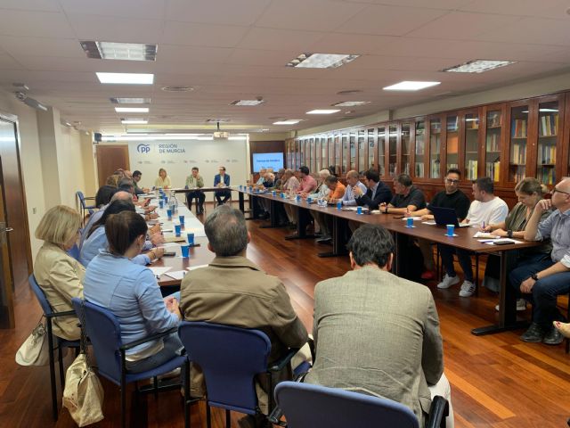 Los alcaldes del PP cierran filas contra el cupo catalán porque resta recursos a los ciudadanos de la Región - 2, Foto 2