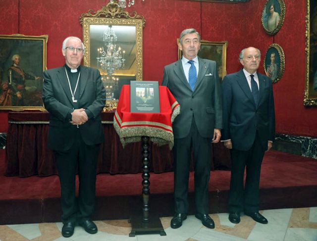 Cultura . El libro Lugares de Paz y Oración refleja la riqueza espiritual y artística de los conventos de Sevilla, un oasis de paz según el arzobispo de Sevilla - 1, Foto 1