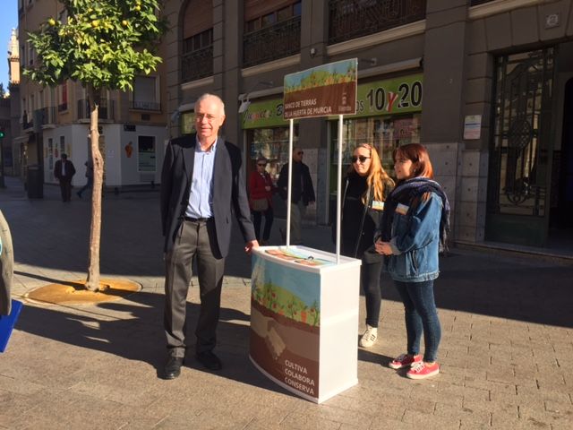 Arranca la campaña informativa que muestra la iniciativa del Banco de Tierras de la Huerta de Murcia - 2, Foto 2