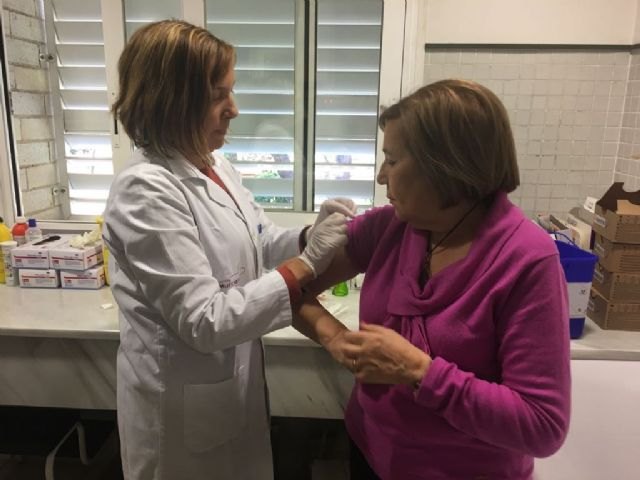 Salud inicia hoy la vacunación contra la gripe en 287 puntos de la Región - 1, Foto 1