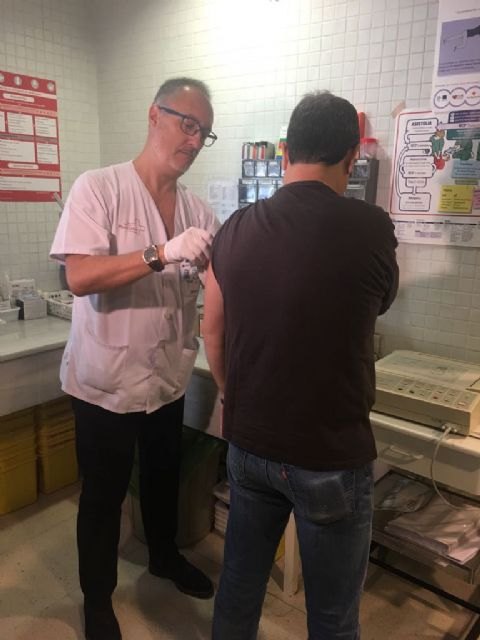 Salud inicia hoy la vacunación contra la gripe en 287 puntos de la Región - 2, Foto 2