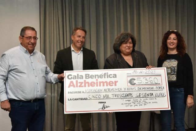 El alcalde preside el acto de entrega de la recaudación obtenida tras la 'Gala Benéfica a favor de la Asociación de Alzheimer de Lorca' - 2, Foto 2