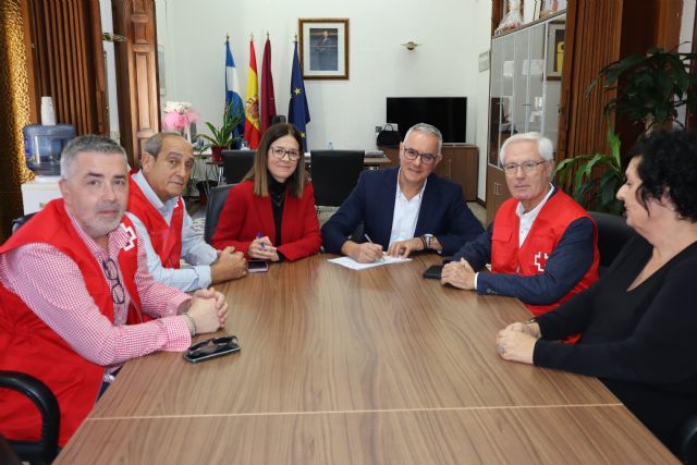 El Ayuntamiento renueva por quince años la cesión de uso del local que alberga la sede de Cruz Roja - 1, Foto 1