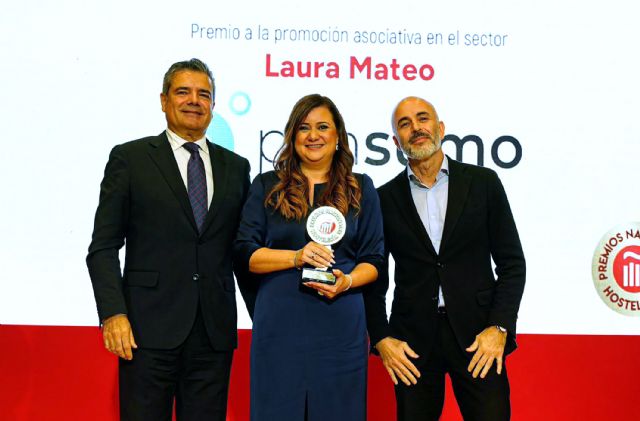 Hostelería de España premia en su gala más solidaria a Pablo González Conejero y Laura Mateo, secretaria general de HoyTú - 1, Foto 1