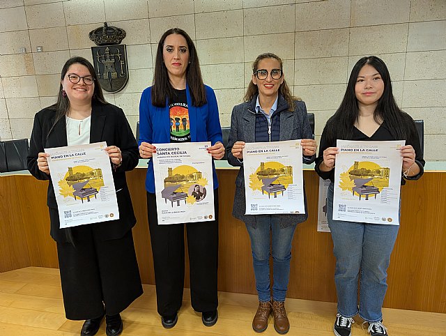 La Agrupación Musical de Totana celebra un ambicioso y novedoso programa “Pianos en la calle”, Foto 2