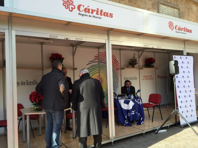 Cáritas sale al encuentro de los murcianos con su stand en Santo Domingo - 1, Foto 1