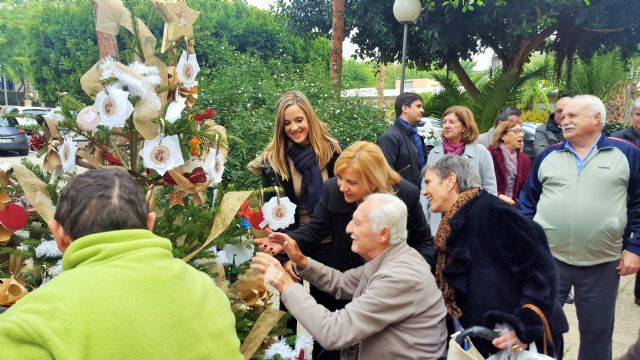 Personas con discapacidad y mayores colaboran en la fiesta de Navidad del IMAS - 1, Foto 1