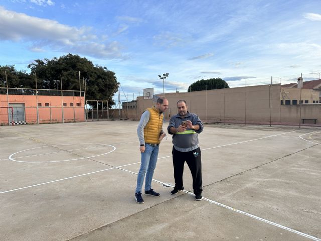 MC denunciará en el Pleno el deplorable estado de la pista deportiva del Parque Antoñares en Los Barreros - 5, Foto 5