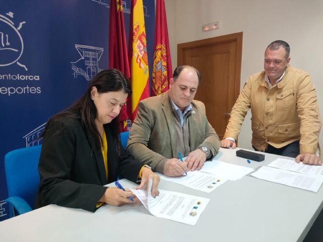 Eliocroca y APAT firman un convenio para que los menores del centro de atención temprana reciban asistencia deportiva - 2, Foto 2