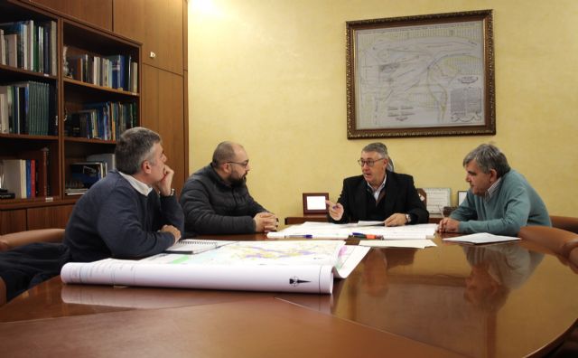 El presidente de la CHS se reúne con los promotores del proyecto de desaladora de La Campana - 1, Foto 1