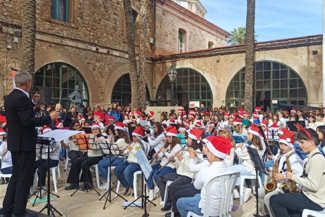 Concierto navideño multitudinario en el Parque de Artillería - 1, Foto 1