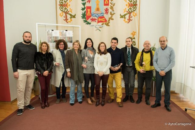 Pequeña Moma gana el primer premio del 6 Concurso de Escaparates de Navidad - 1, Foto 1