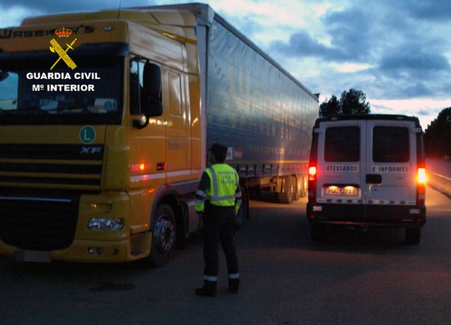 La Guardia Civil detiene al conductor de un camión articulado de gran tonelaje que superaba ocho veces la tasa máxima de alcoholemia - 5, Foto 5