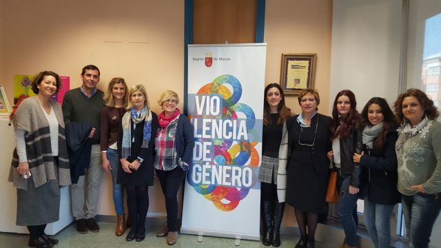 Familia incorpora a dos alumnas en prácticas de Trabajo Social para ayudar a las mujeres víctimas de violencia de género - 1, Foto 1