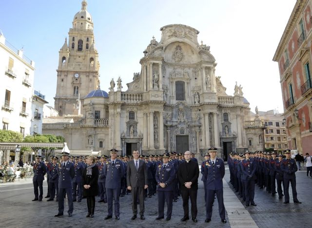 105 cadetes de la Academia General del Aire visitan el Salón de Plenos - 2, Foto 2