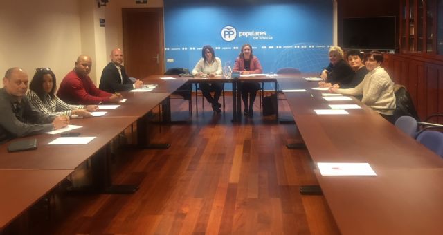 La comisión de Inmigración del PPRM aborda políticas de inclusión para fomentar la inerculturalidad y el enriquecimiento del colectivo de inmigrantes en la Región de Murcia - 1, Foto 1