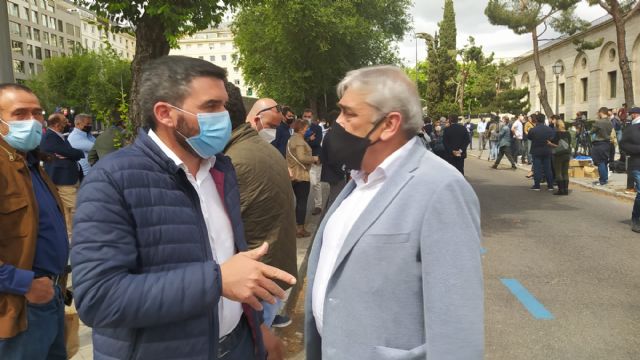 El grupo parlamentario liberal presenta una moción para rebajar el precio del agua desalada a los agricultores de la Región - 1, Foto 1