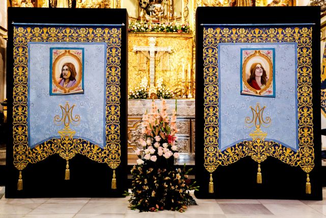 San Juan y María Magdalena escoltarán a la Stma. Virgen de los Dolores desde sus nuevos paños, engrandeciendo el cortejo religioso del Paso Azul - 1, Foto 1