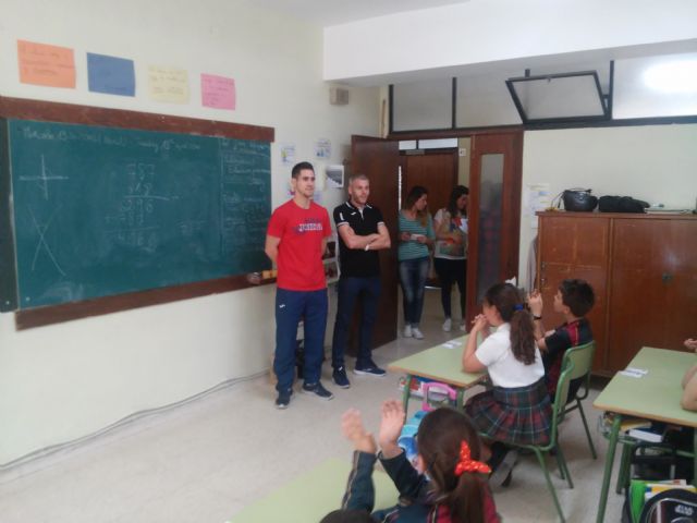 Bebe y Miguelín dan una charla a los escolares del Colegio Santa María de la Paz-Jesutinas - 4, Foto 4