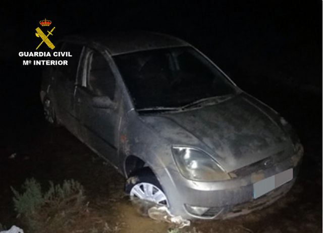 La Guardia Civil rescata a un anciano atrapado en un turismo durante dos días en El Carmolí-Cartagena - 3, Foto 3