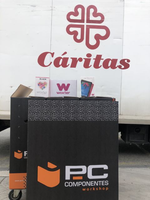 Cáritas recibe 125 tabletas de PcComponentes y Woxter para continuar el apoyo a la infancia durante el COVID-19 - 2, Foto 2