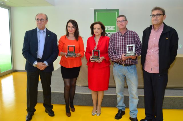 Los Premios SATSE de Enfermería se han otorgado a la coordinadora regional del SMS, Mercedes Gómez, a la periodista de Onda Cero, Mari Paz Martínez y al doctor Juan José Rodríguez - 1, Foto 1