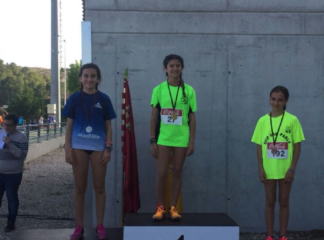 El atletismo escolar de Alhama suma varias medallas en la final regional por equipos, Foto 2