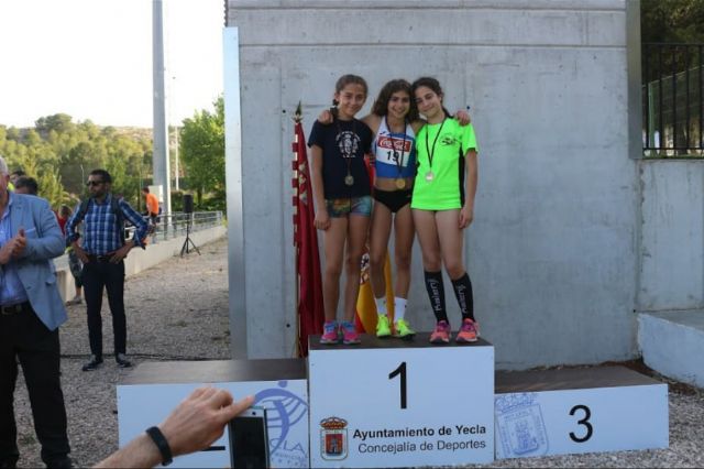 El atletismo escolar de Alhama suma varias medallas en la final regional por equipos, Foto 6