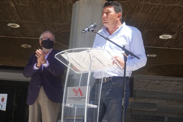 Cientos de agricultores se dan cita en el exterior de la Asamblea Regional para reivindicar el mantenimiento del trasvase Tajo-Segura - 1, Foto 1