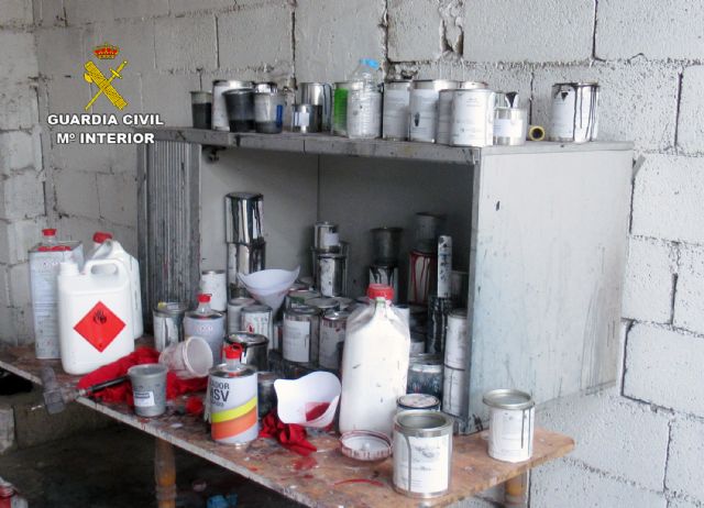 La Guardia Civil desmantela dos talleres clandestinos de reparacin de vehculos en Murcia, Foto 3