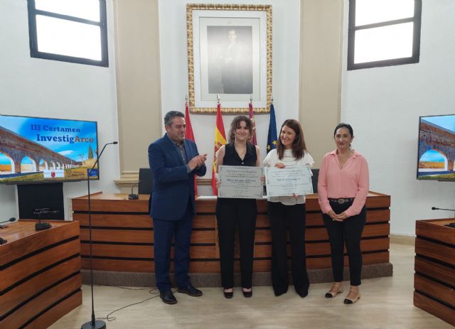 Los estudiantes de Secundaria ganadores del certamen regional Investigarco recogen sus premios - 3, Foto 3