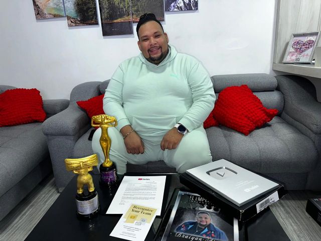 El Dj Braiyan Armas El Gordito Latino obtiene su primera placa de YouTube - 1, Foto 1