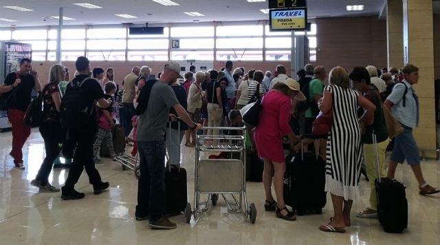 La Comunidad facilita la llegada de 2.400 turistas checos al Mar Menor y Mazarrón que generarán 17.000 pernoctaciones en hoteles - 2, Foto 2