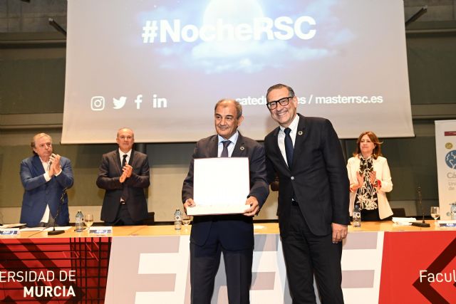 La UMU premia en la IV ´Noche de la RSC´ la trayectoria de Juan Antonio Pedreño, presidente de Ucomur - 1, Foto 1