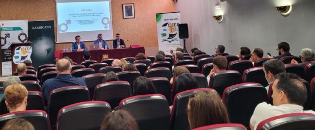 La Comunidad celebra una jornada sobre la introducción de planes de igualdad en las empresas agroalimentarias - 1, Foto 1