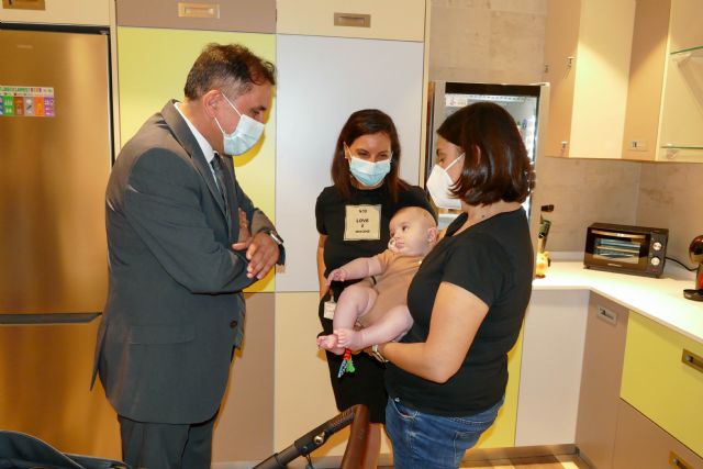 El alcalde de Murcia visita la Sala Familiar Ronald McDonald en el Hospital Clínico Universitario Virgen de la Arrixaca - 1, Foto 1