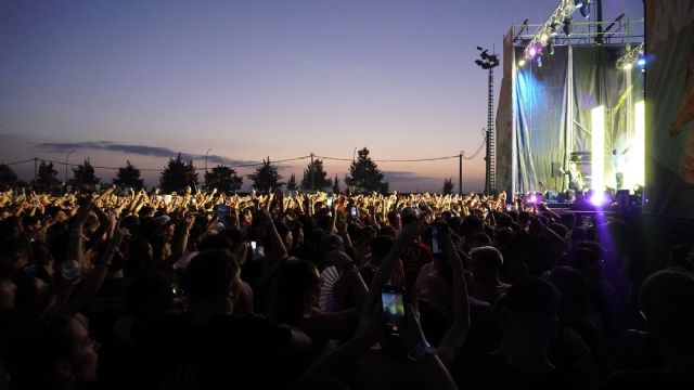 Más de 8.000 personas disfrutaron en Los Alcázares del 'Veraneando FEST' - 1, Foto 1