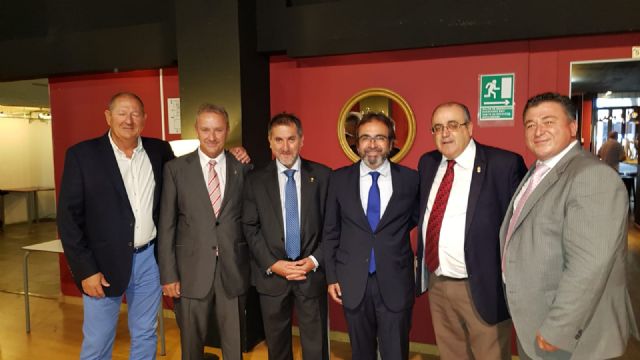 El consejero de Presidencia ensalza la murcianía y la españolidad de la Casa Regional de Murcia en Barcelona - 1, Foto 1