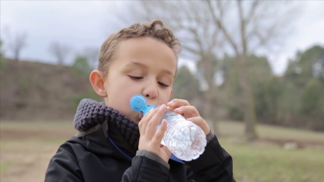 Waterologies lanza el primer equipo del mundo que potabiliza agua sólo conectándolo a un Smartphone - 1, Foto 1