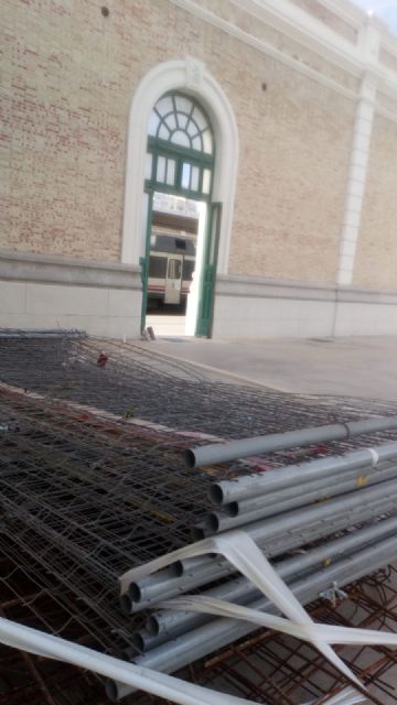 Viajeros y empleados de Renfe piden la reanudación inmediata de las obras de la Estación - 4, Foto 4